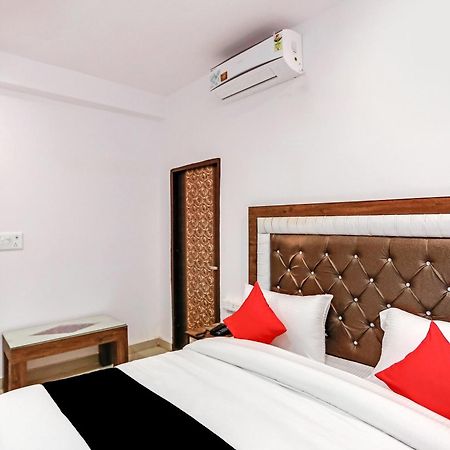 Hotel O Golden Stone Ghaziabad Exteriör bild