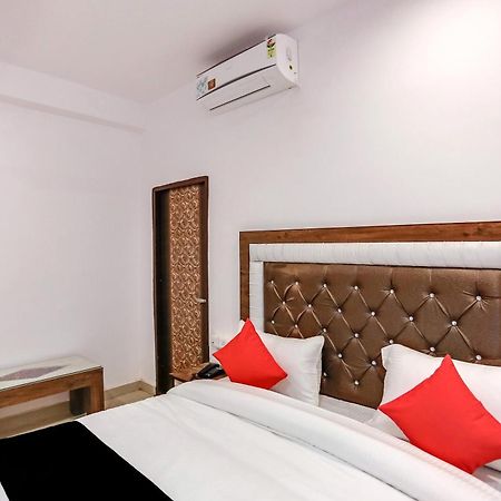 Hotel O Golden Stone Ghaziabad Exteriör bild