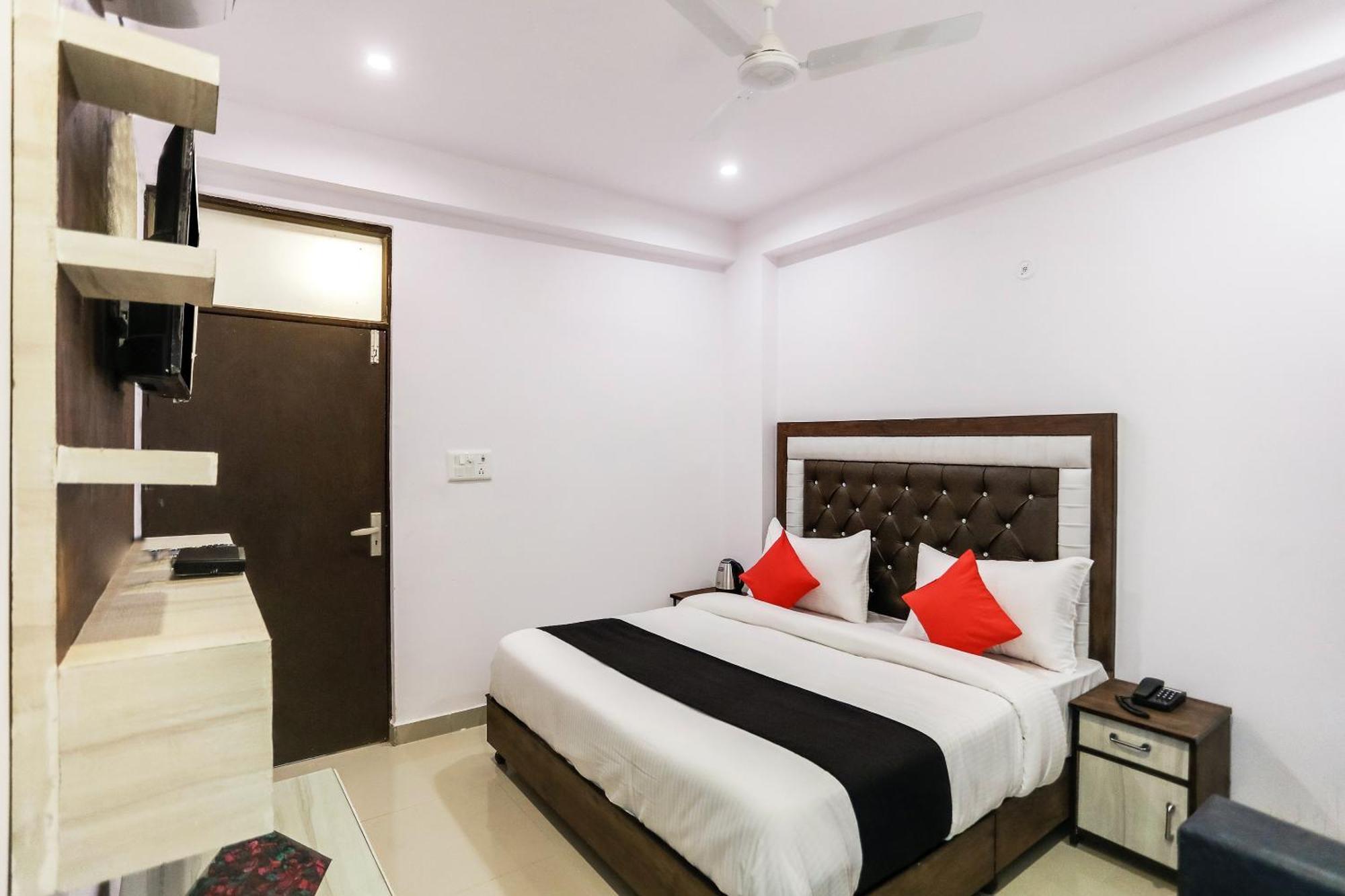Hotel O Golden Stone Ghaziabad Exteriör bild