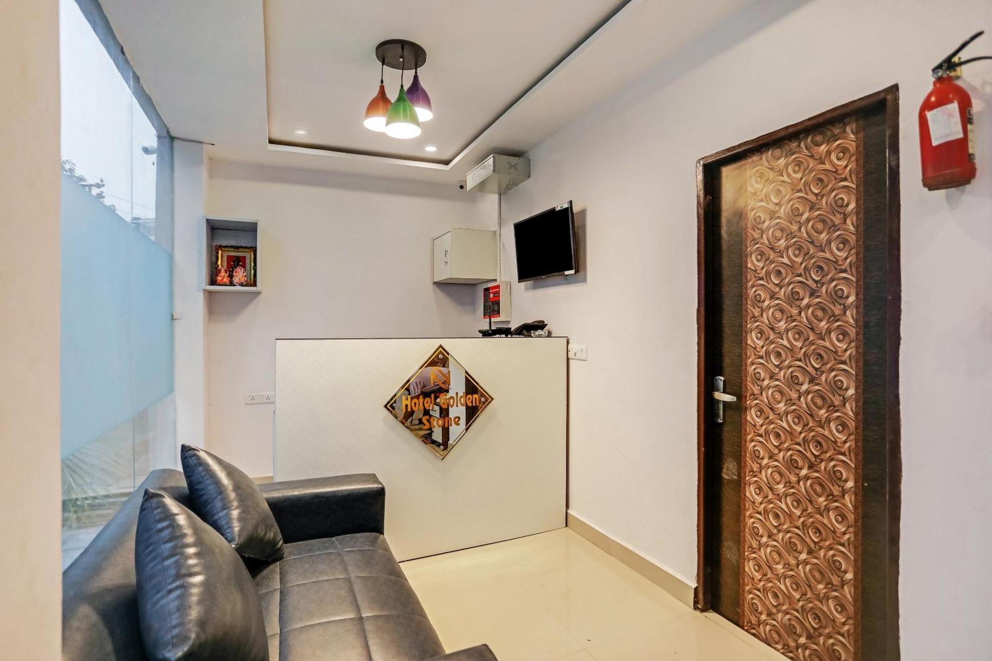 Hotel O Golden Stone Ghaziabad Exteriör bild