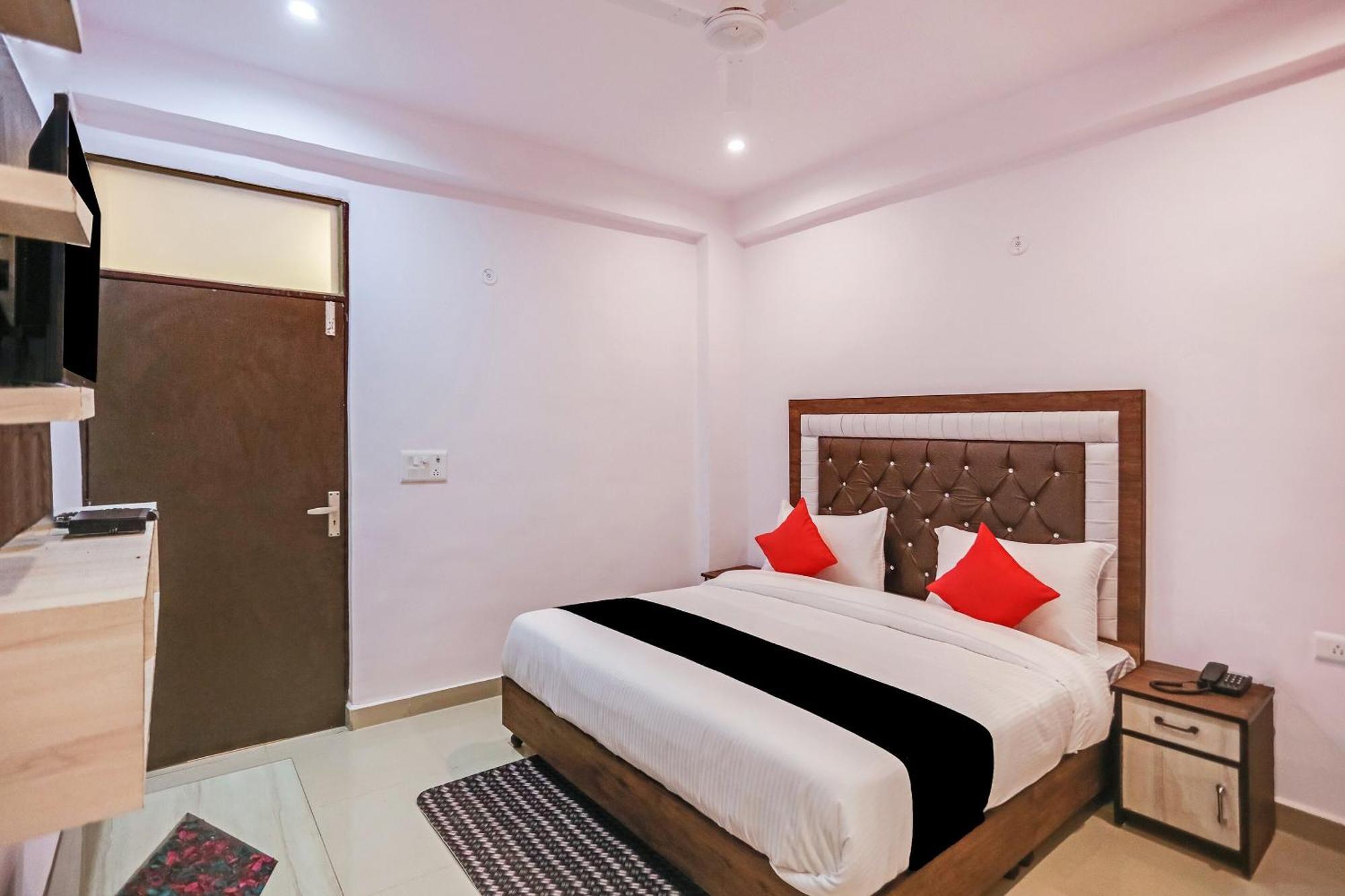 Hotel O Golden Stone Ghaziabad Exteriör bild